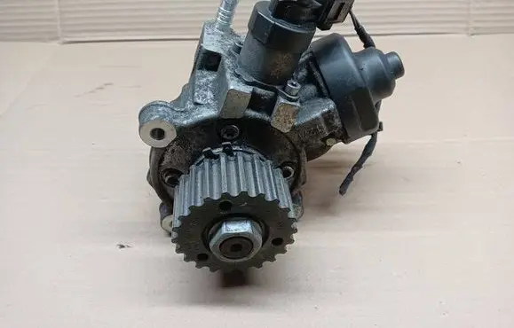 Volkswagen PASSAT B8 Fuel injection high pressure pump 0445010538 04L130755E 11020317