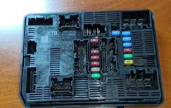 Mercedes-Benz Citan II Fuse module 284B66911R
