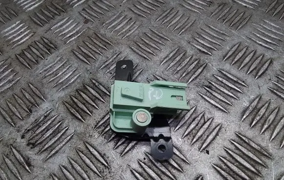 BMW X3 E83 Airbag deployment crash/impact sensor 3418539 65773418539 657734185390