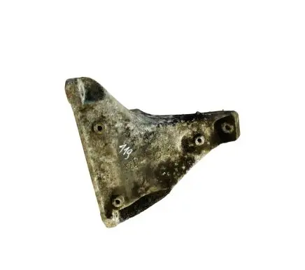 Engine mounting bracket