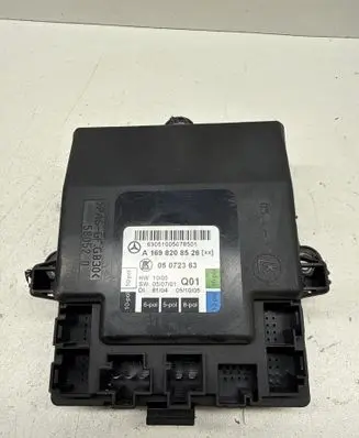 Mercedes-Benz B W245 Door central lock control unit/module A1698208526 05072363