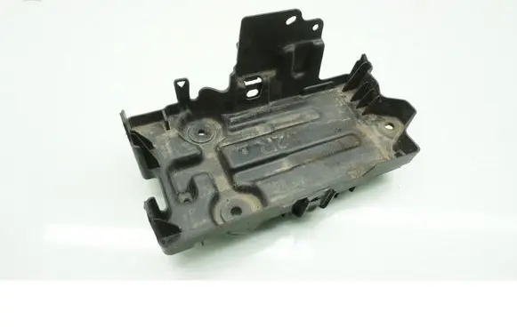 Suzuki Swift III Battery box tray 72521-52R0