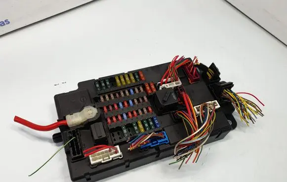 Mini One - Cooper Coupe R56 Fuse module 3450435 61353450435 3451926