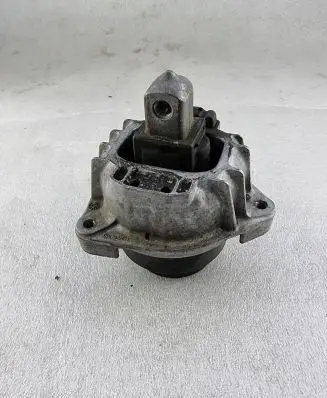 BMW 7 F01 F02 F03 F04 Engine mount bracket 6775906