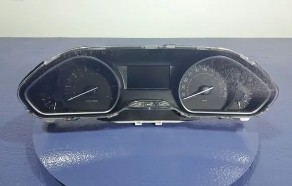Peugeot 208 Speedometer (instrument cluster) 9825986180