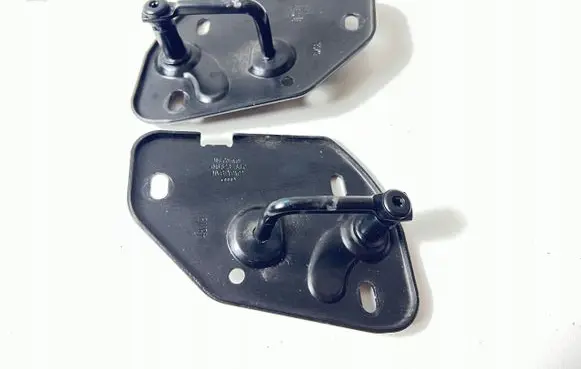 Audi e-tron Engine bonnet/hood lock/latch loop/hook 4M8823185C