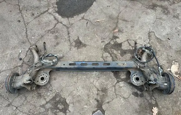 Suzuki Swift III Rear axle beam 
