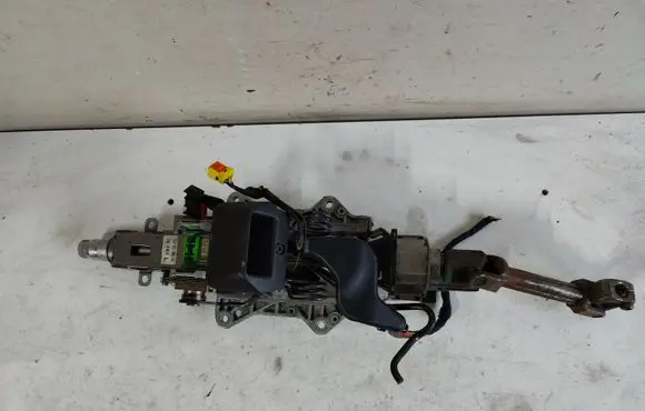 Volkswagen PASSAT B6 Steering wheel axle 52758014