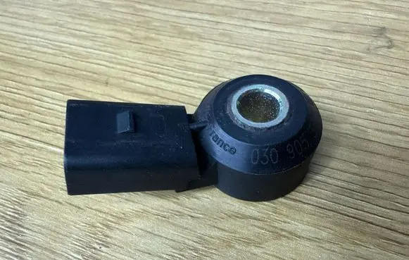 Volkswagen Polo Detonation knock sensor 030905377C