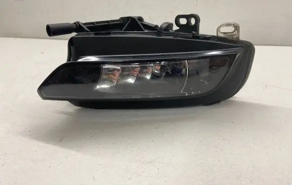Audi A3 S3 8V Front fog light 8V0941700C 1NE01083210 0108321000569628