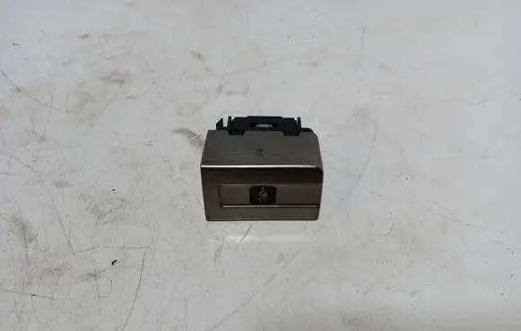 Passenger airbag on/off switch