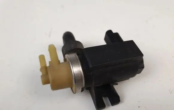 Peugeot 508 Vacuum valve 