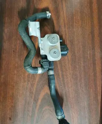 BMW X5 F15 Coolant heater control valve 8517589 1147412226