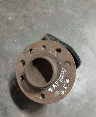 Rear wheel hub