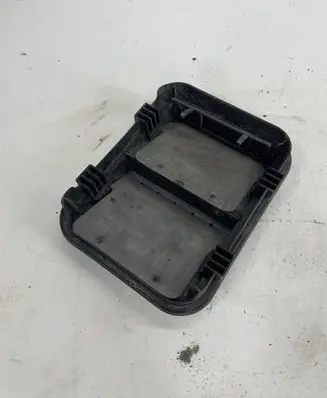 Quarter panel pressure vent