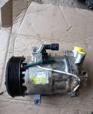Renault Clio V Air conditioning (A/C) compressor (pump) 926004423R