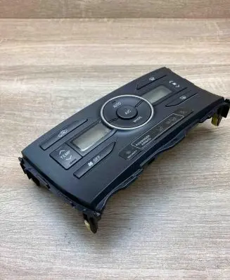 Toyota Auris 150 Climate control unit 5590002320