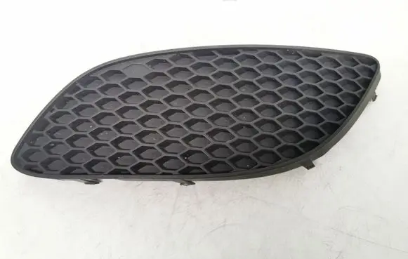 Opel Zafira B Front bumper lower grill 13247320 537776606