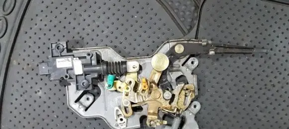 Chrysler Voyager Rear door lock