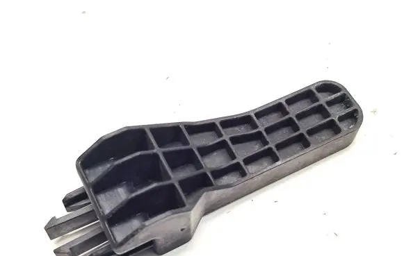 Mercedes-Benz S W222 Radiator mount bracket a2225041940 19401 7222504