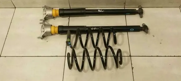 Mercedes-Benz GLA W156 Rear shock absorber/damper A1563201031