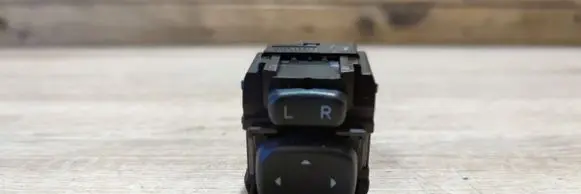 Toyota Avensis T270 Wing mirror switch 183647