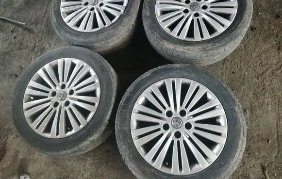 Opel Astra J R17 summer tire 