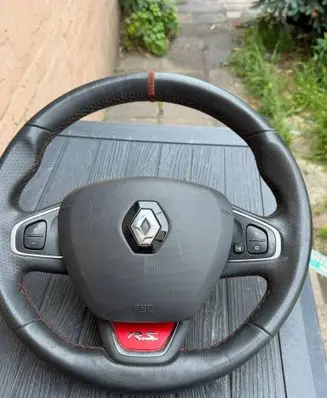 Renault Clio IV Steering wheel