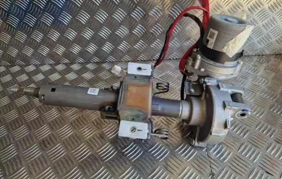 Toyota Avensis T270 Power steering pump 4525005591