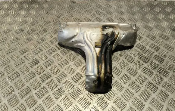 Volvo XC90 Heat shield in engine bay 31431804