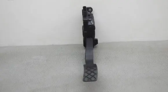 Audi A4 S4 B8 8K Accelerator throttle pedal 8K1723523A
