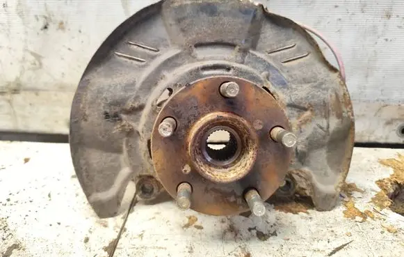 Front wheel hub