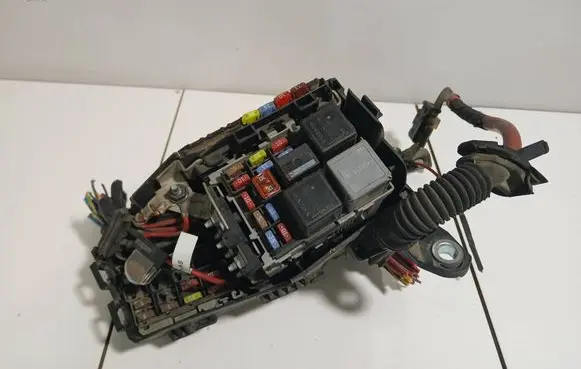 Volvo V70 Fuse box set 6G9T14A076MB K067R