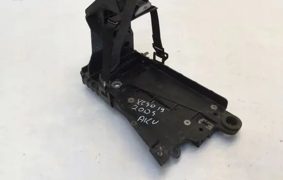 Volvo XC40 Battery tray 32132861