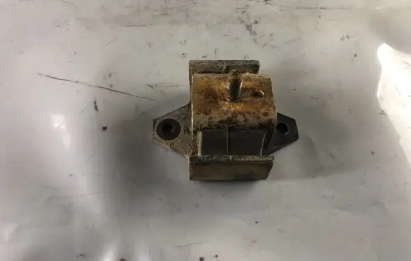 Nissan Patrol Y61 Gearbox mount