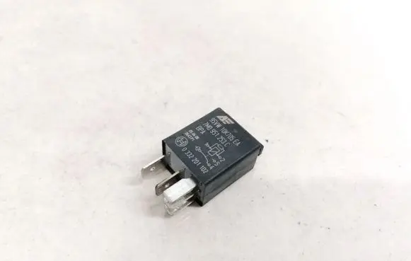 Volkswagen Touran I Other relay 7M0951253C 95VW10K705EA