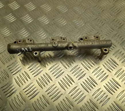 BMW X3M F97 Fuel distributor 8665635
