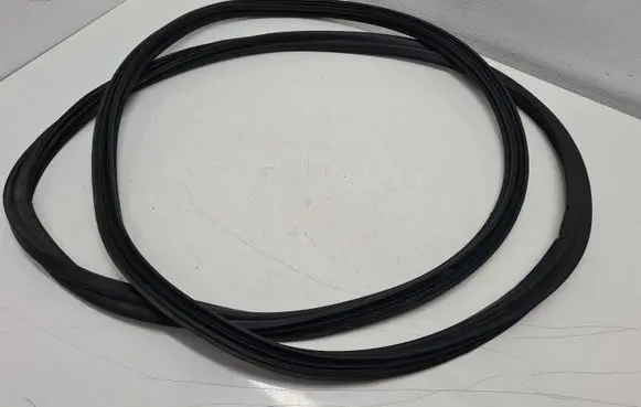 Hyundai Santa Fe Trunk rubber seal (body) 