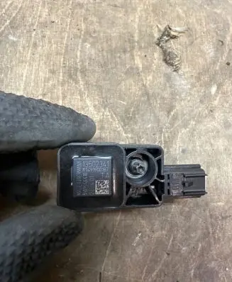 Chevrolet Camaro Airbag deployment crash/impact sensor 13502341