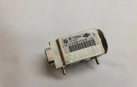 BMW 3 E90 E91 Air conditioning (A/C) expansion valve 9226078