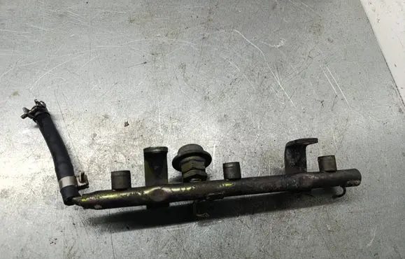 Subaru B9 Tribeca Fuel main line pipe