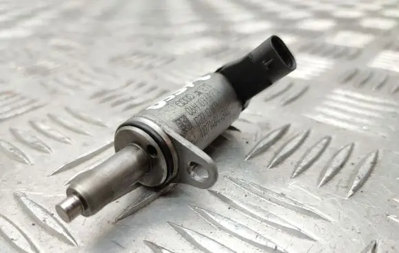 Audi A4 S4 B8 8K Camshaft vanos timing valve 06H103697A