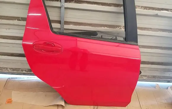 Toyota Yaris Rear door 3P0