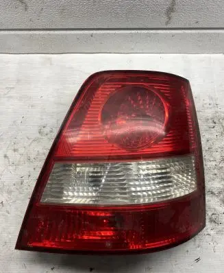 KIA Sorento Rear/tail lights 924023E0