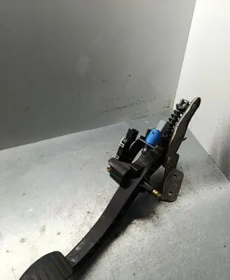 Renault Scenic II - Grand scenic II Clutch pedal 