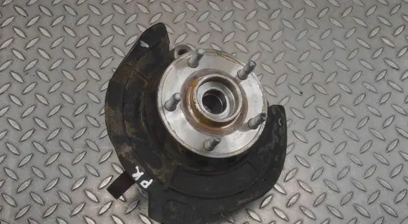 Front wheel hub