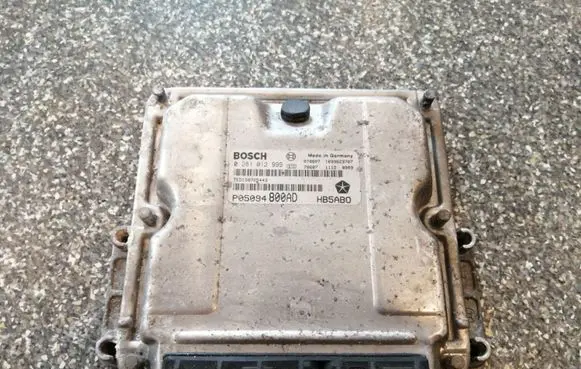 Chrysler Voyager Engine control unit/module 0281012999 P05094800AD HB5AB0