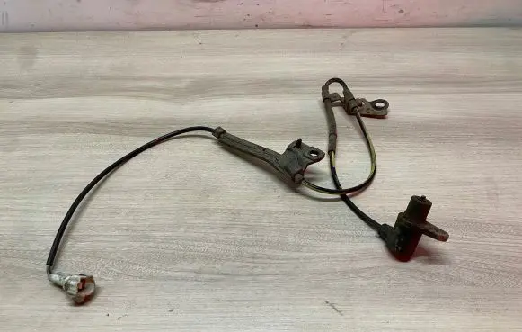 Toyota Corolla Verso AR10 ABS brake wheel speed sensor 8954202040