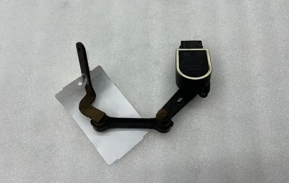 Mercedes-Benz GLS X166 Rear air suspension level height sensor A0005429918