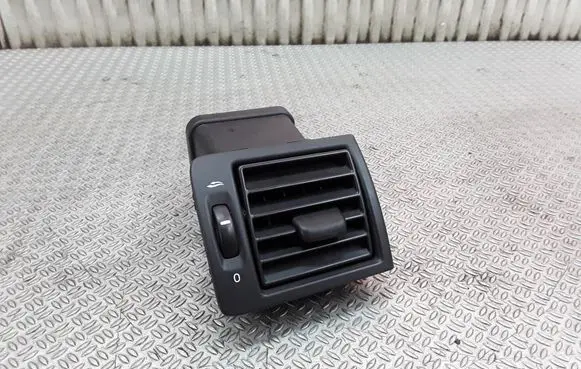 Volvo S40 Dashboard side air vent grill/cover trim